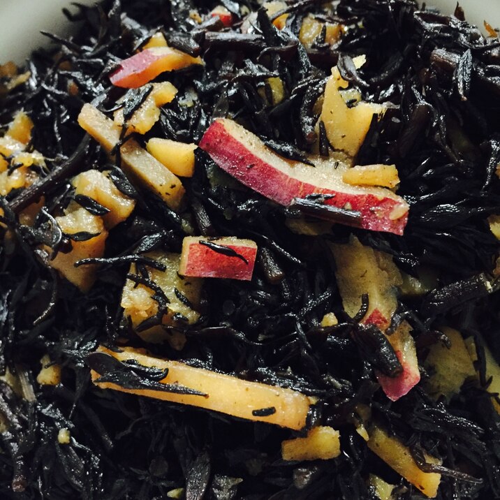 【常備菜】さつまいもとひじきの煮物